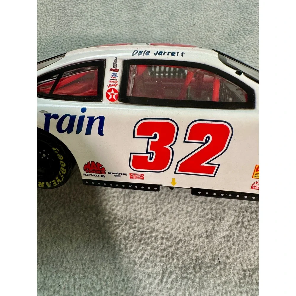 Dale Jarrett 32 White Rain 1998 Ford Taurus 1:24‎ Action Platinum Series Diecast